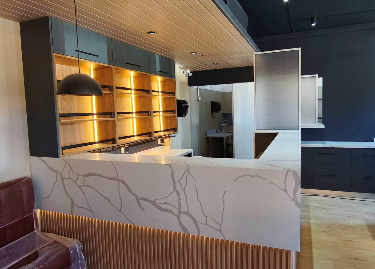 Tienda de sushi moderna en Melipilla - Construmel